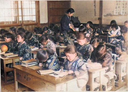 昭和10年代の大磯小学校持ち物検査の様子