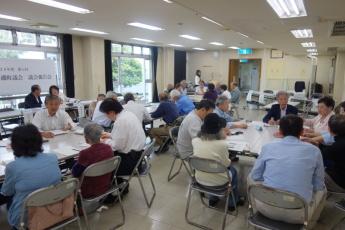 少人数に分かれての意見交換