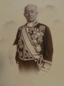 1990-1103三井高棟肖像写真