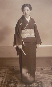 1990-1103三井苞子肖像写真