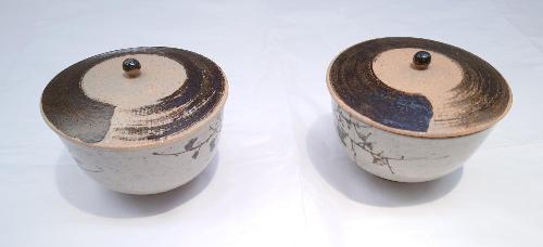 2023-0201-3銹絵梅文蓋付茶碗