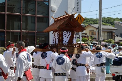 寒川神社白木神輿渡御