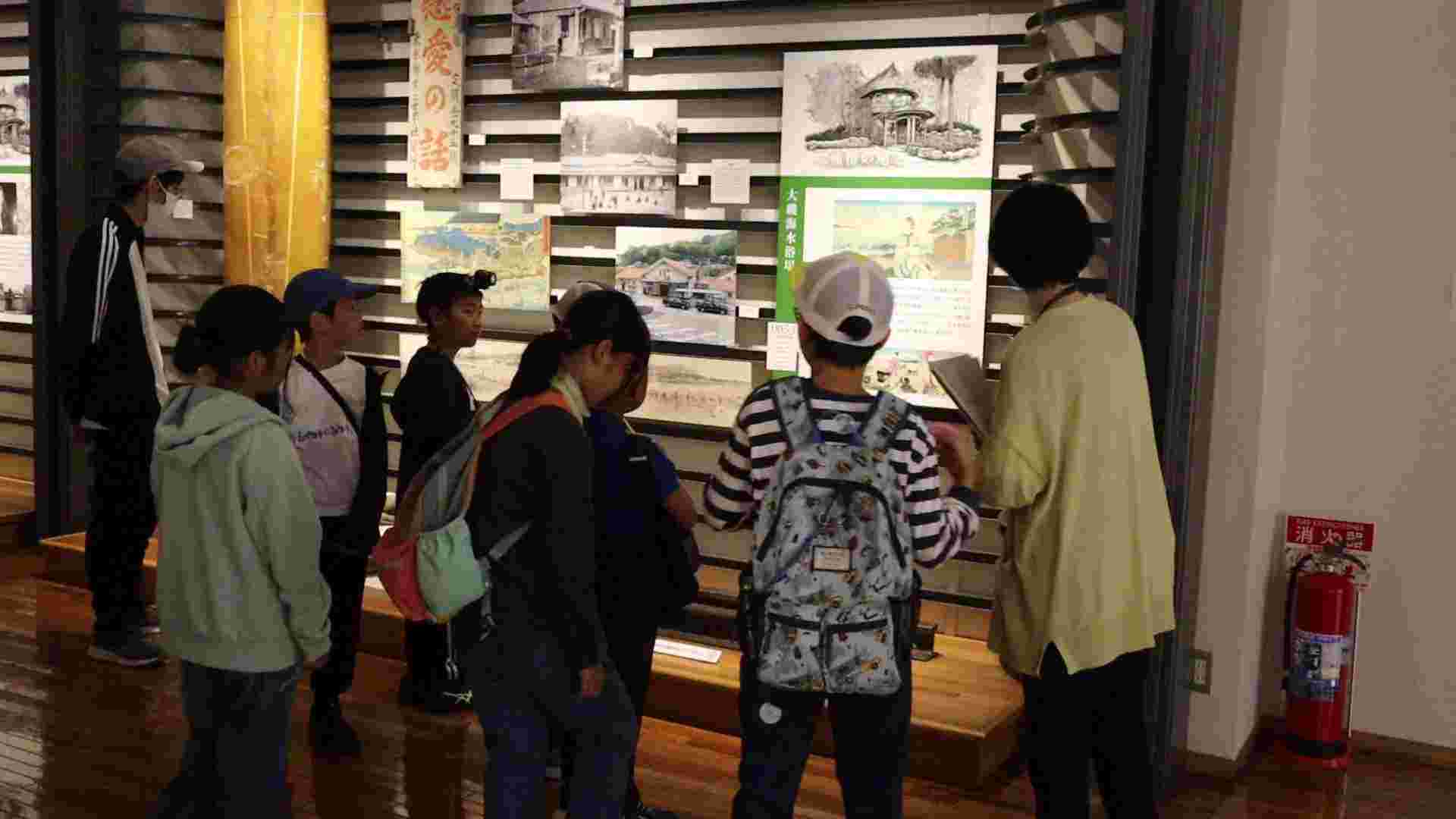 夜の郷土資料館を見学